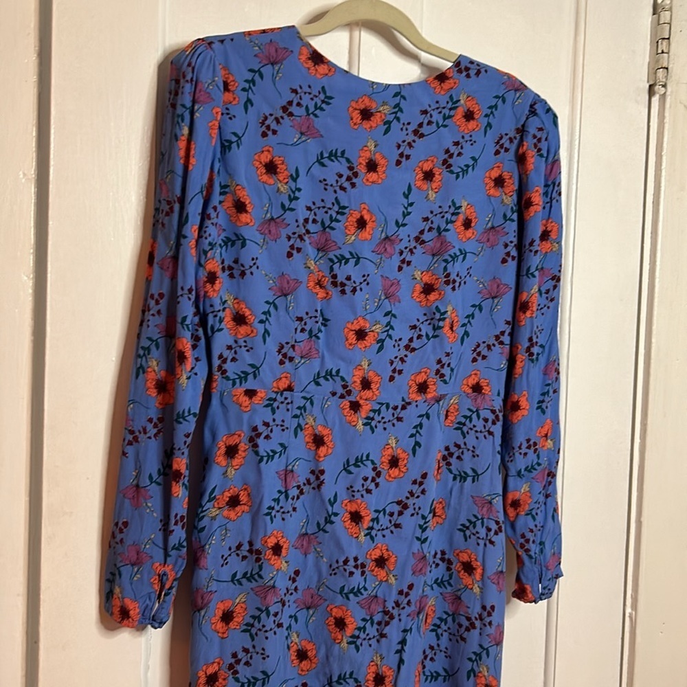 ASTR The Label V Neck Ruched Ruffle Front Long Sleeve Floral Mini Dress - Picture 11 of 13